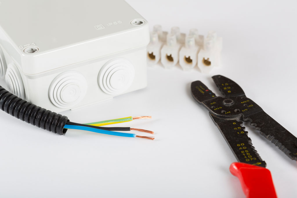 Suministros eléctricos en Narón
